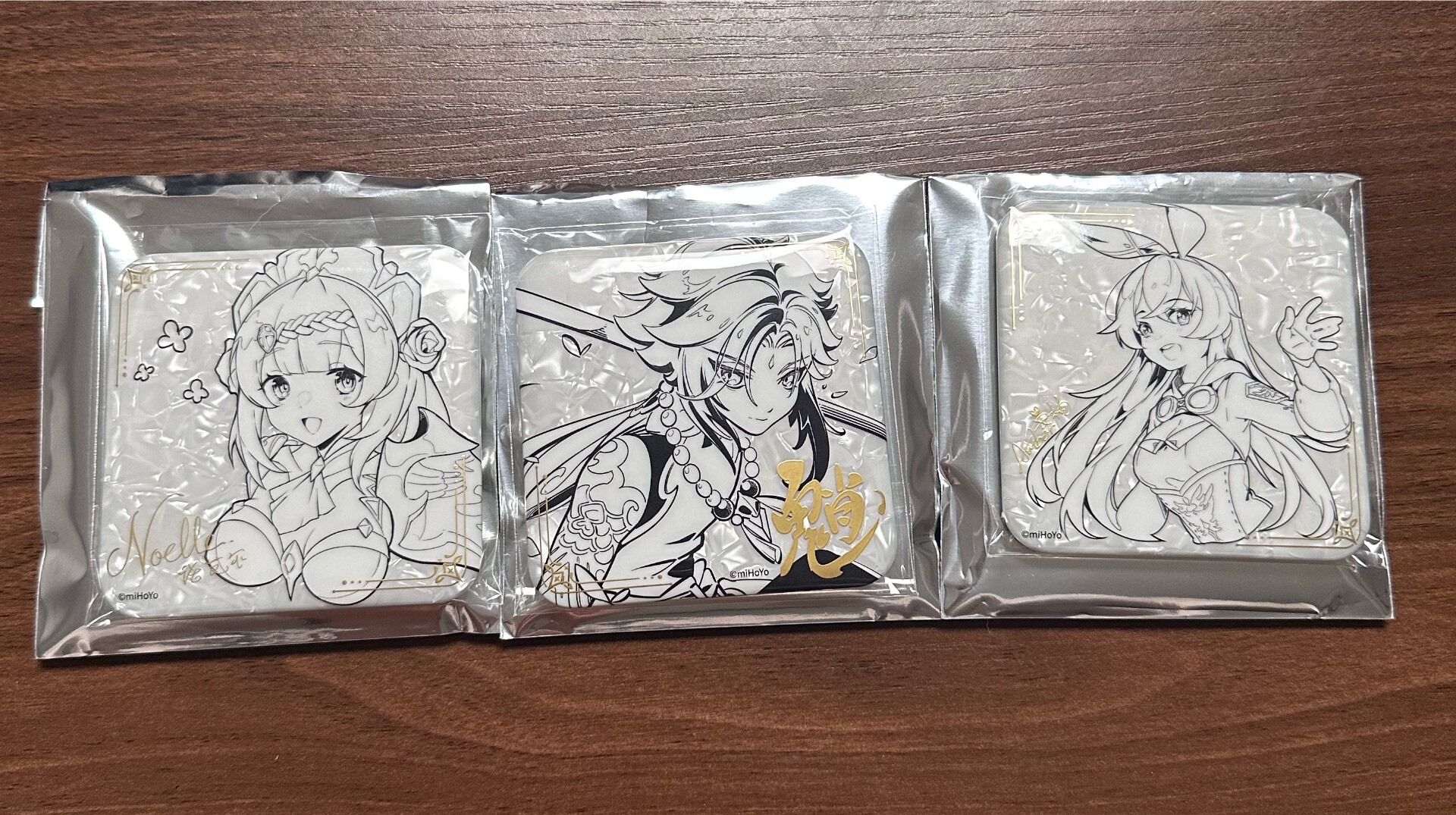 Genshin Impact Badge - China Exclusive - China Exclusive Anime Merch