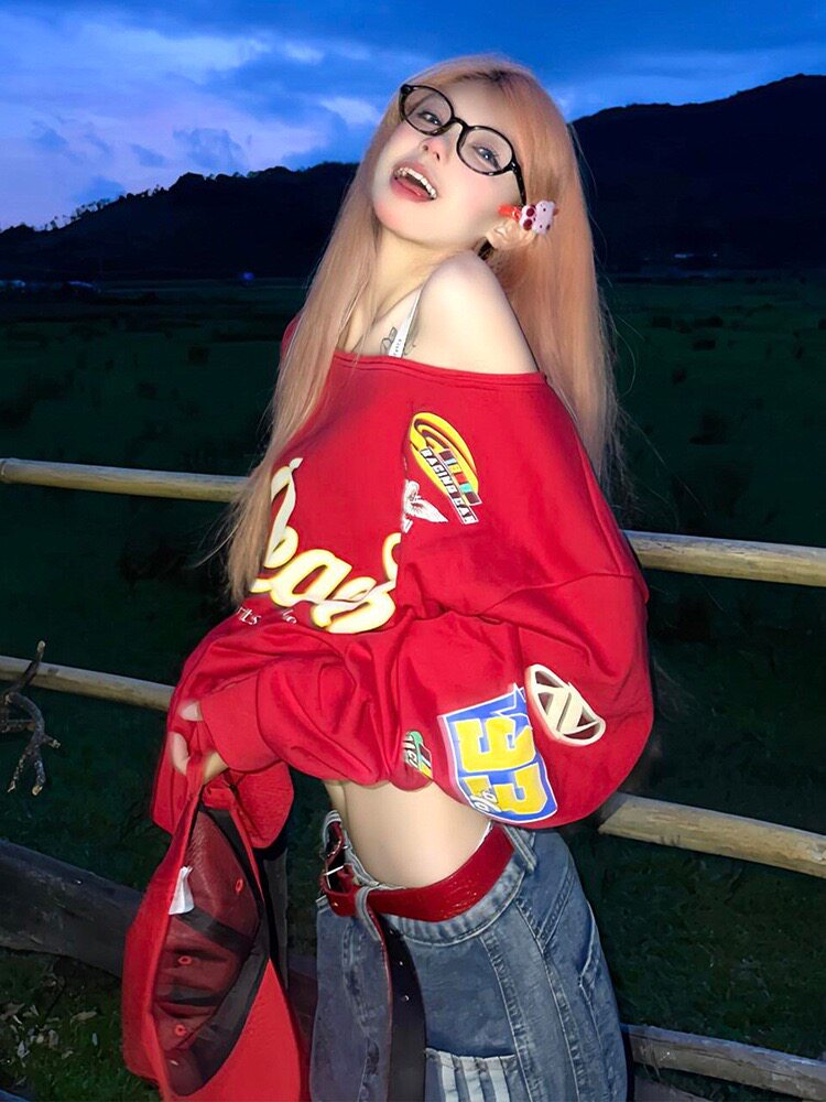 纯棉红色辣妹斜肩字母卫衣女