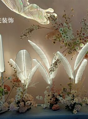 新款婚庆背景装羽道具饰毛灯发光芭礼叶蝴蝶穿越路引婚蕉橱窗舞台