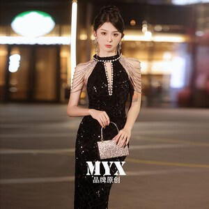 黑色晚礼服女宴会高贵优雅性感挂脖轻奢小众修身鱼尾高档年会长裙