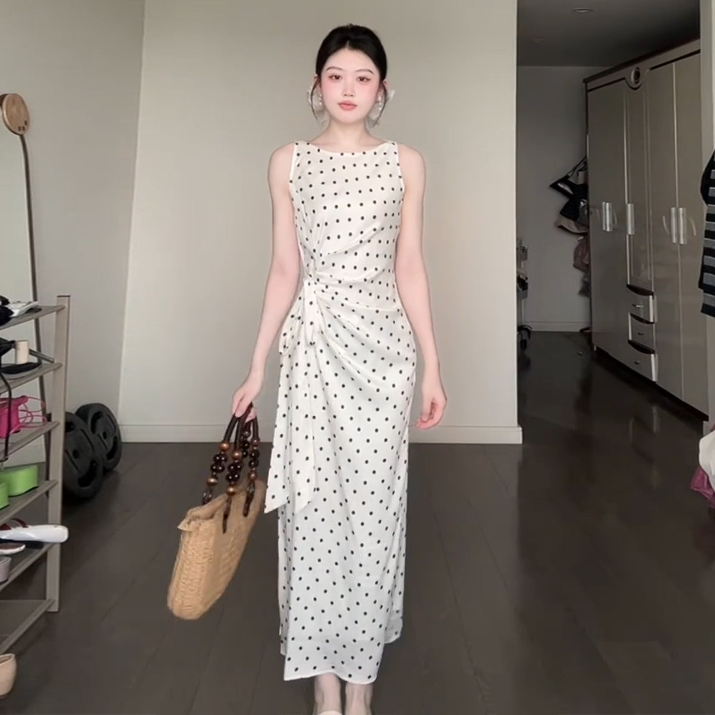 波点无袖背心裙连衣裙子夏季独特收腰法式小众修身千金风气质长裙