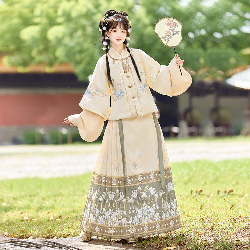 秋露明制汉服女2024新款秋冬季改良版日常加厚保暖马面裙仙气古装