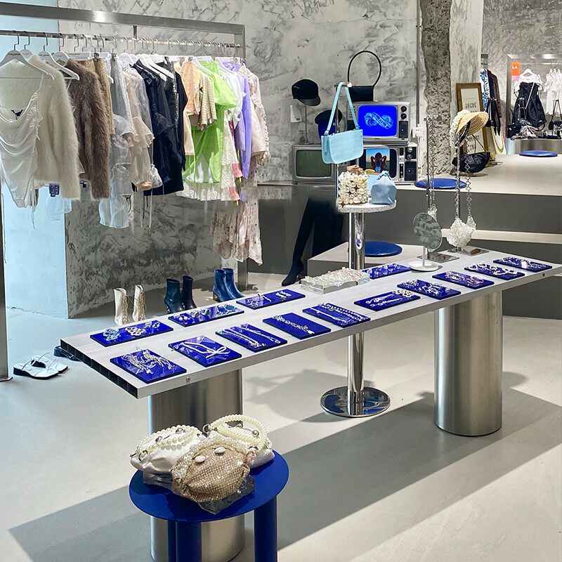 s装店陈列道具饰品展示桌子中间摆放流水台岛锈钢中不展台in服风