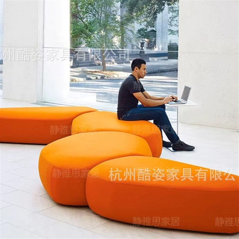 北欧创意简约自由组合沙发设计师工作室酒M店前台会客接待培训中