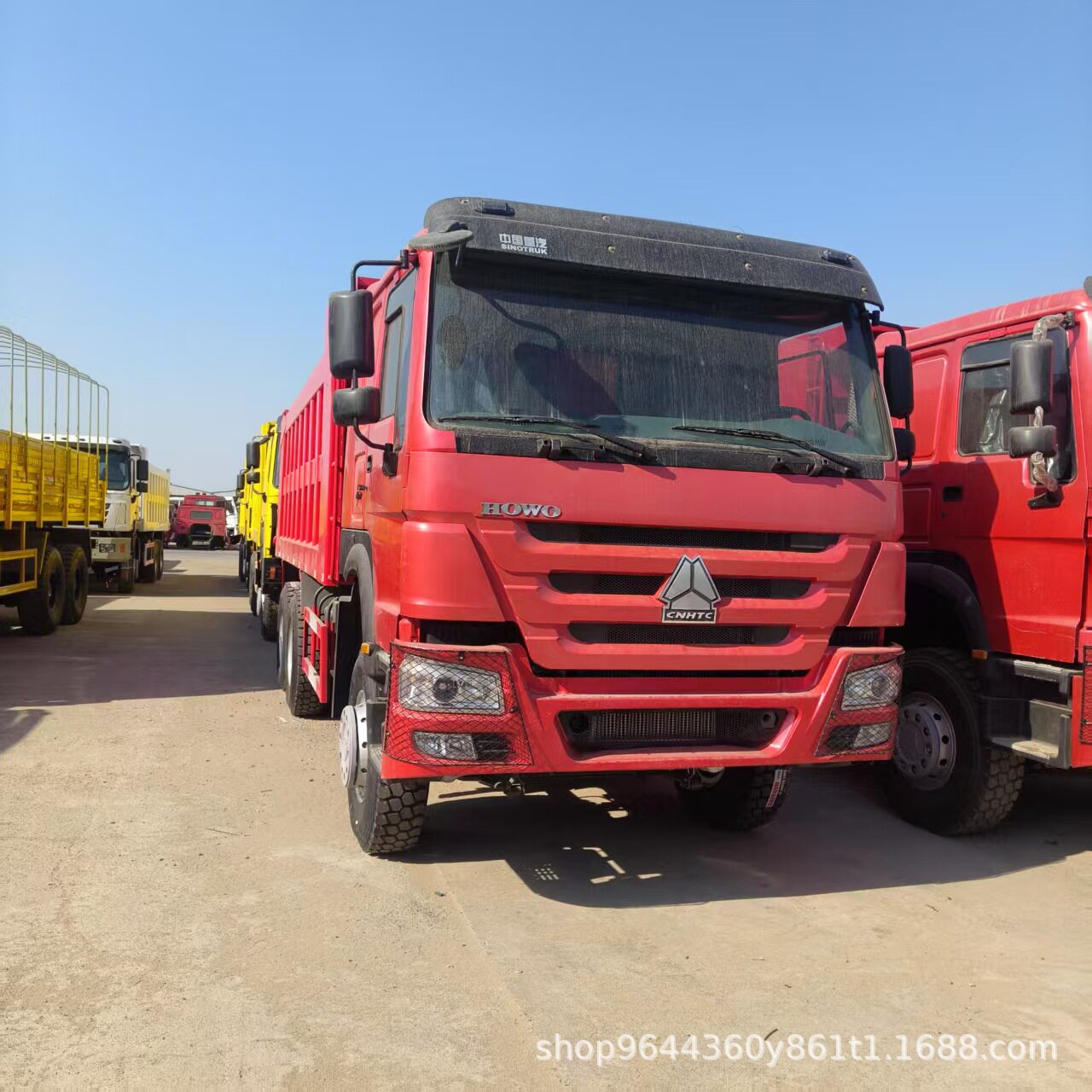 重汽豪沃8x4集装箱货车