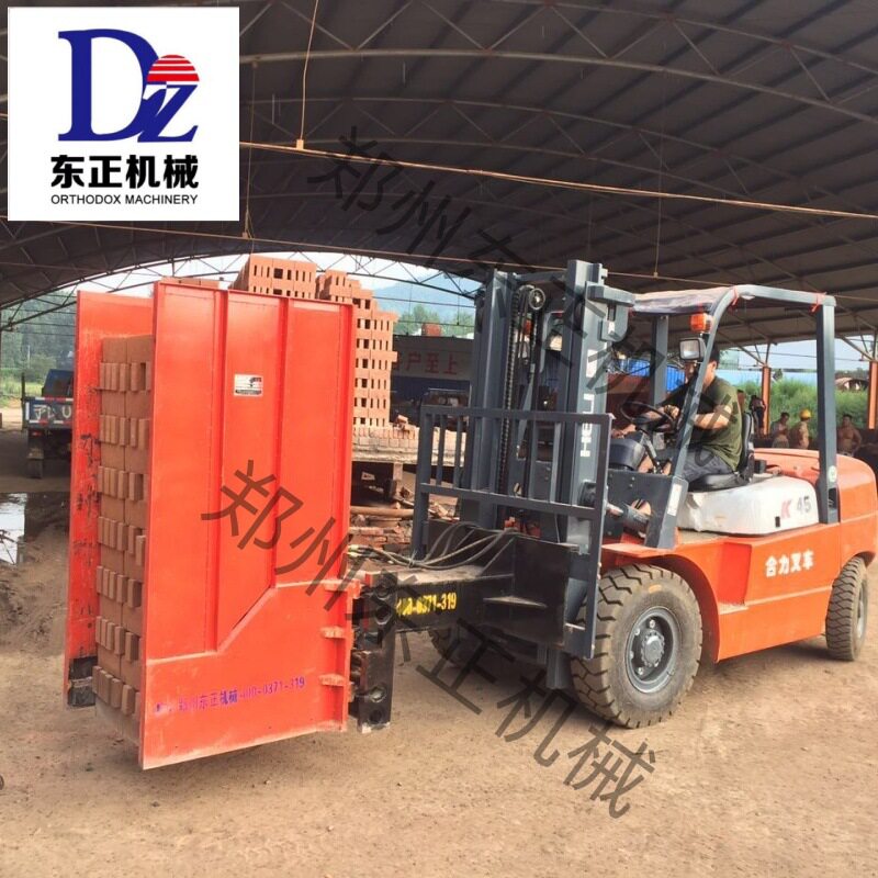 叉车属具改造抱砖机代替人工搬运