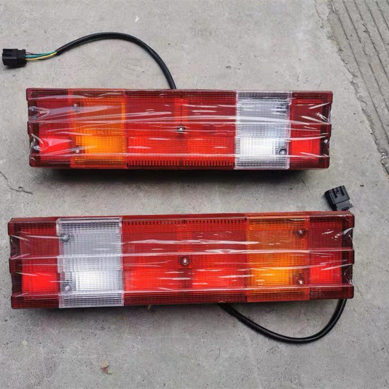 柳工吊车后尾灯柳工吊车16吨20吨25吨倒车灯尾灯原厂后尾灯