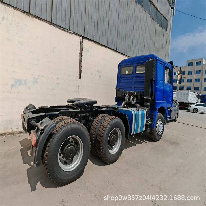 重汽浩瀚6X4牵引车头400马力