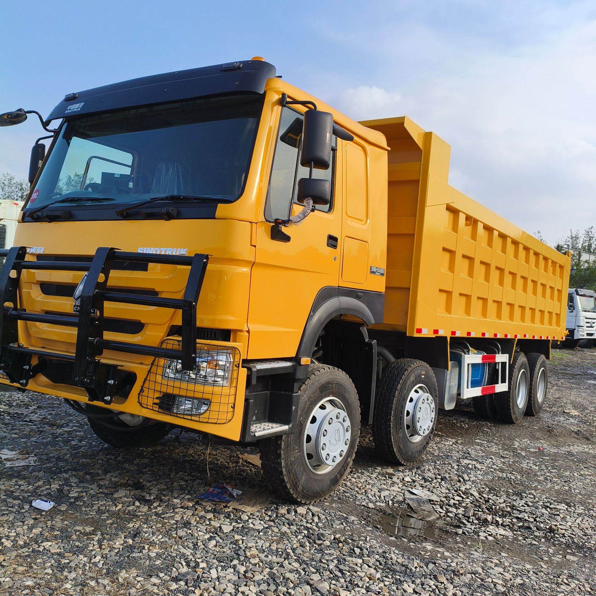出口非洲豪沃HOWO 6×4自卸车 出口版加强防护栏 工程土方砂石运