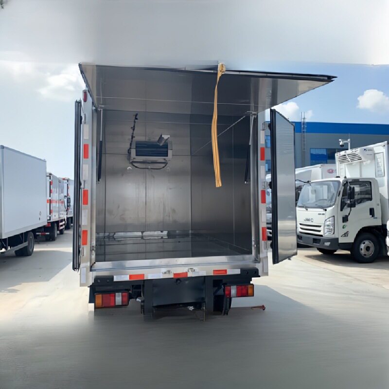 东风天锦7米6海鲜活鱼冷藏车