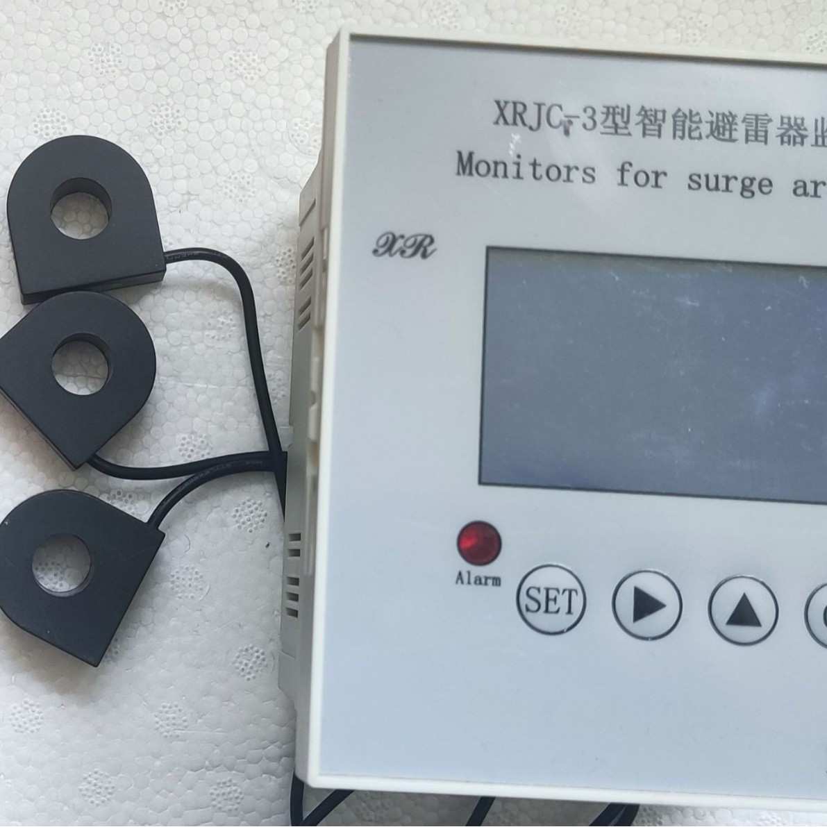 避雷器无残压监测器,避雷器零磁通远传装置防雷智能监测配电