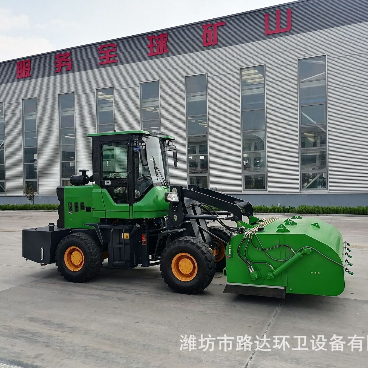 驾驶式道路清扫机吸落叶灰尘