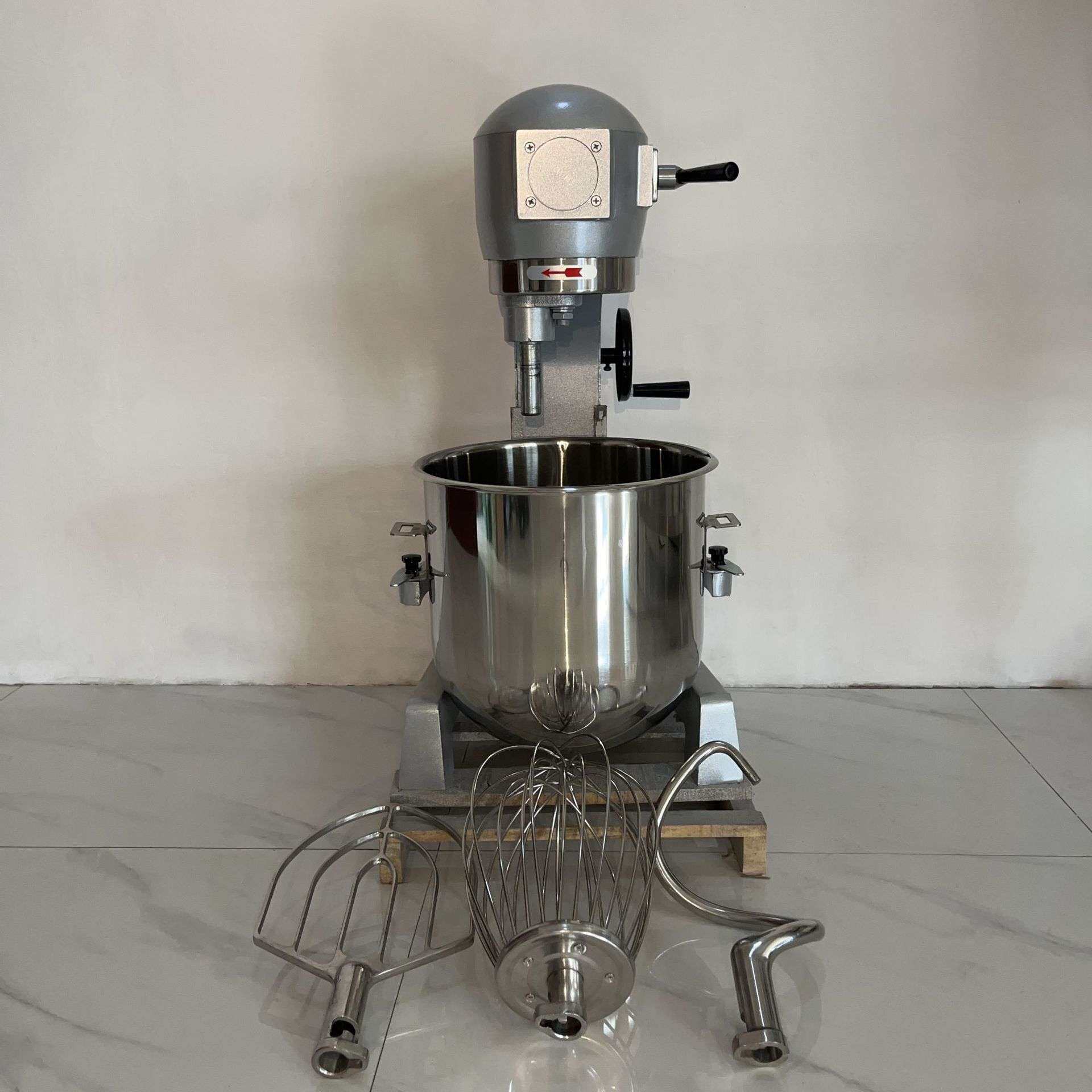 商用蛋清打发机 B30电动打蛋机 奶油烘焙搅拌机220V和面机