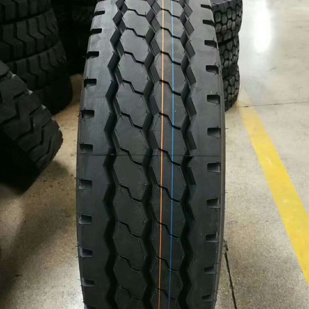 900R20载重卡车货车钢丝轮胎 工程机械轮胎加厚耐磨 厂家直供现货