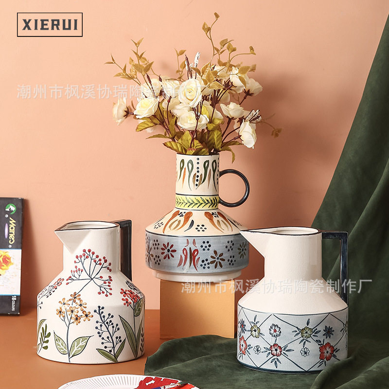 北欧手绘陶瓷花瓶现代轻奢家居客厅创意摆件田园风插花花器装饰品