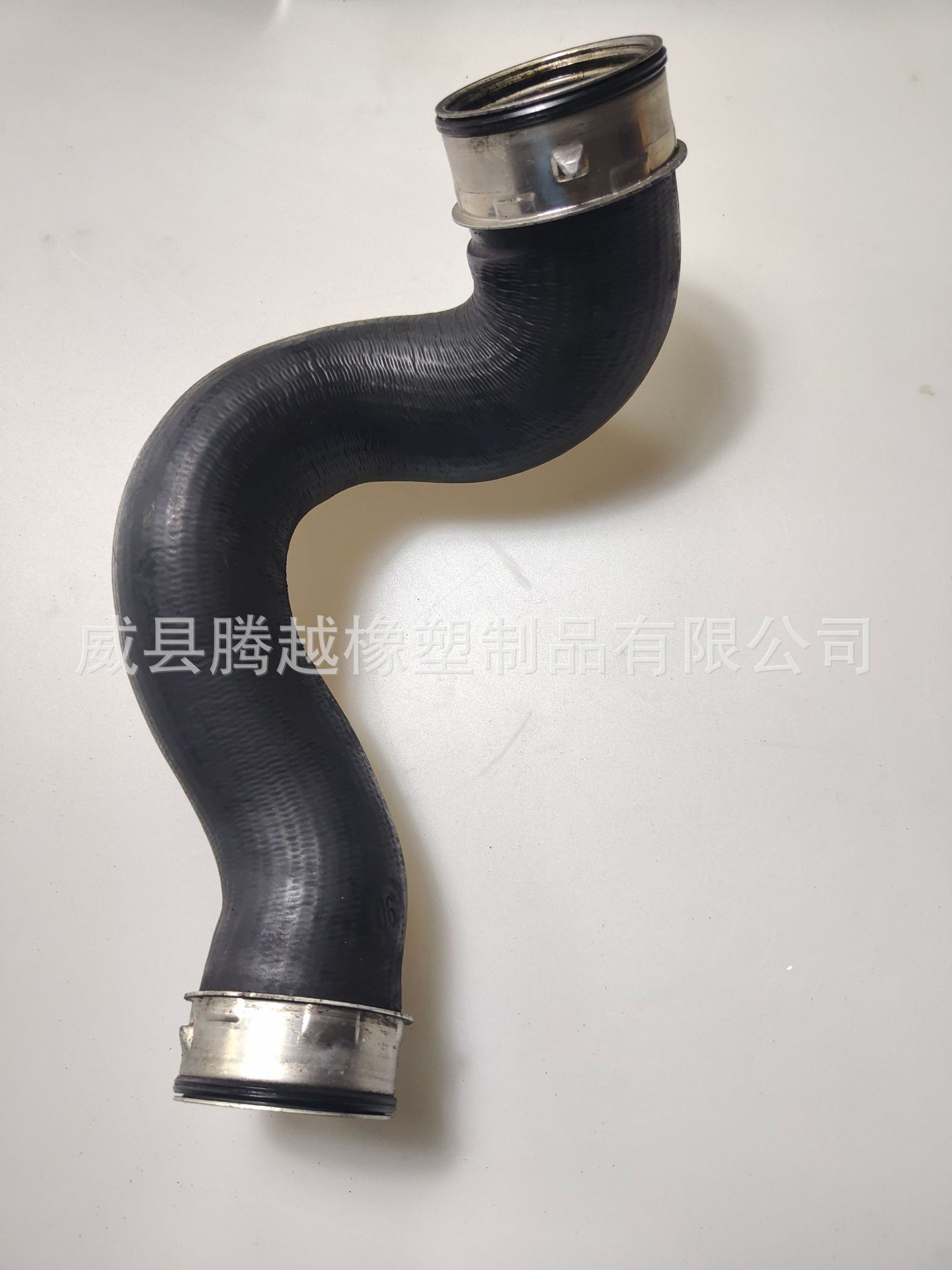 20352821822035283182适用于奔驰进气管增压进气软管橡胶管