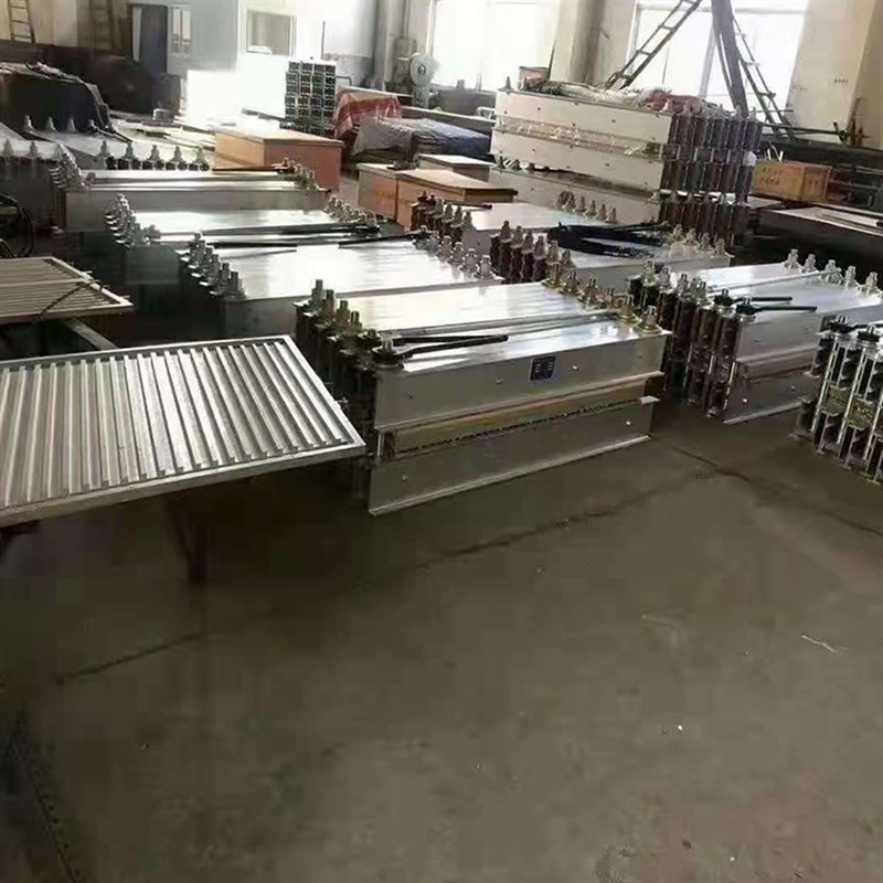 超轻铝合金硫化机生产 结构B紧凑效率好电动泵水冷却硫化机