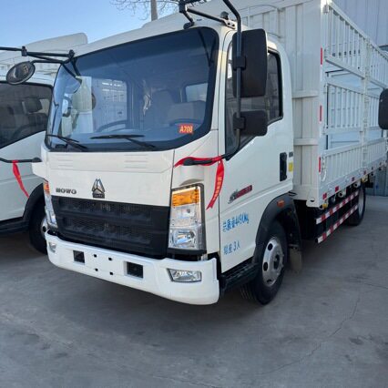 HOWO重卡自卸车 336马力6x2货物运输翻斗车 中国重汽牵引车头