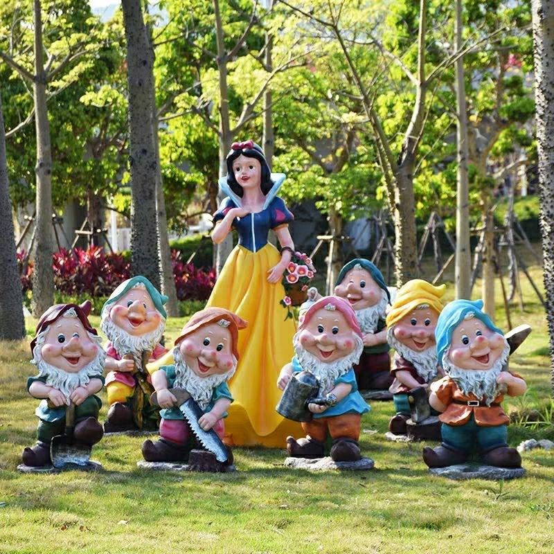 园林景卡造景花园装饰摆件玻璃钢白雪场主幼儿园商公观通人物雕塑 - 实物图