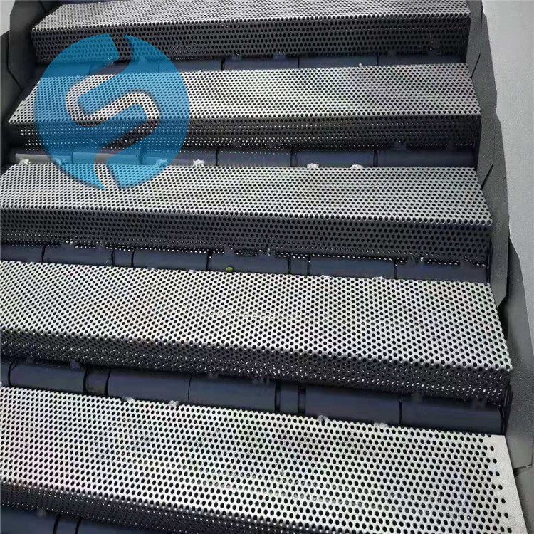 循环网板式阶梯格栅除污机