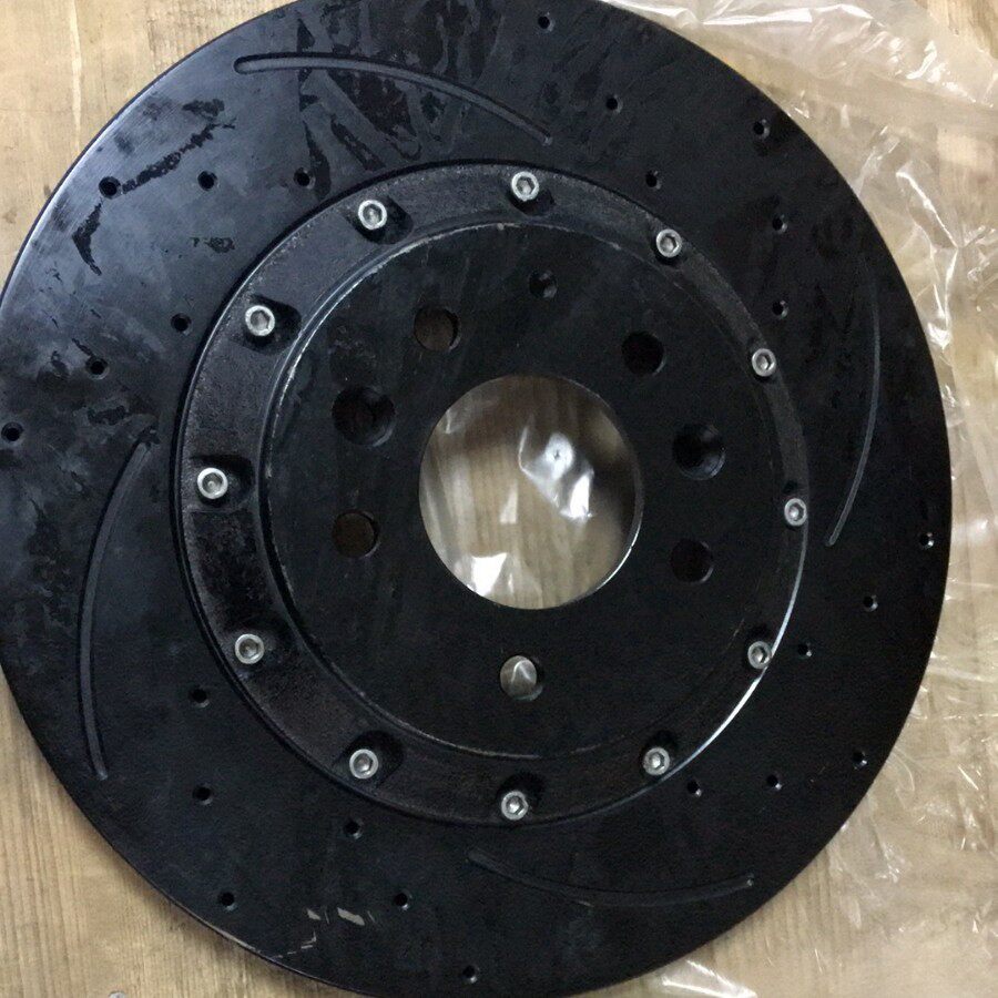 适用于马自达六的前刹车盘直径330的马六前碟刹盘划线打孔喷漆