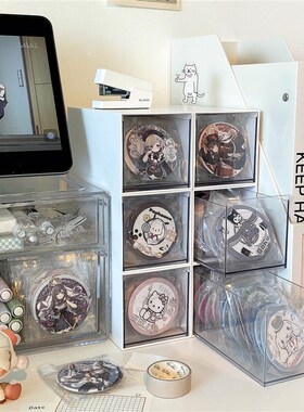 桌面吧唧收纳盒抽屉式亚克力透明徽章展示谷子置物架立牌周边盒子