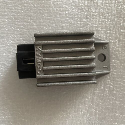 光阳原厂 豪迈GY6-125CC摩托车半波整流器/充电器/稳压器/个