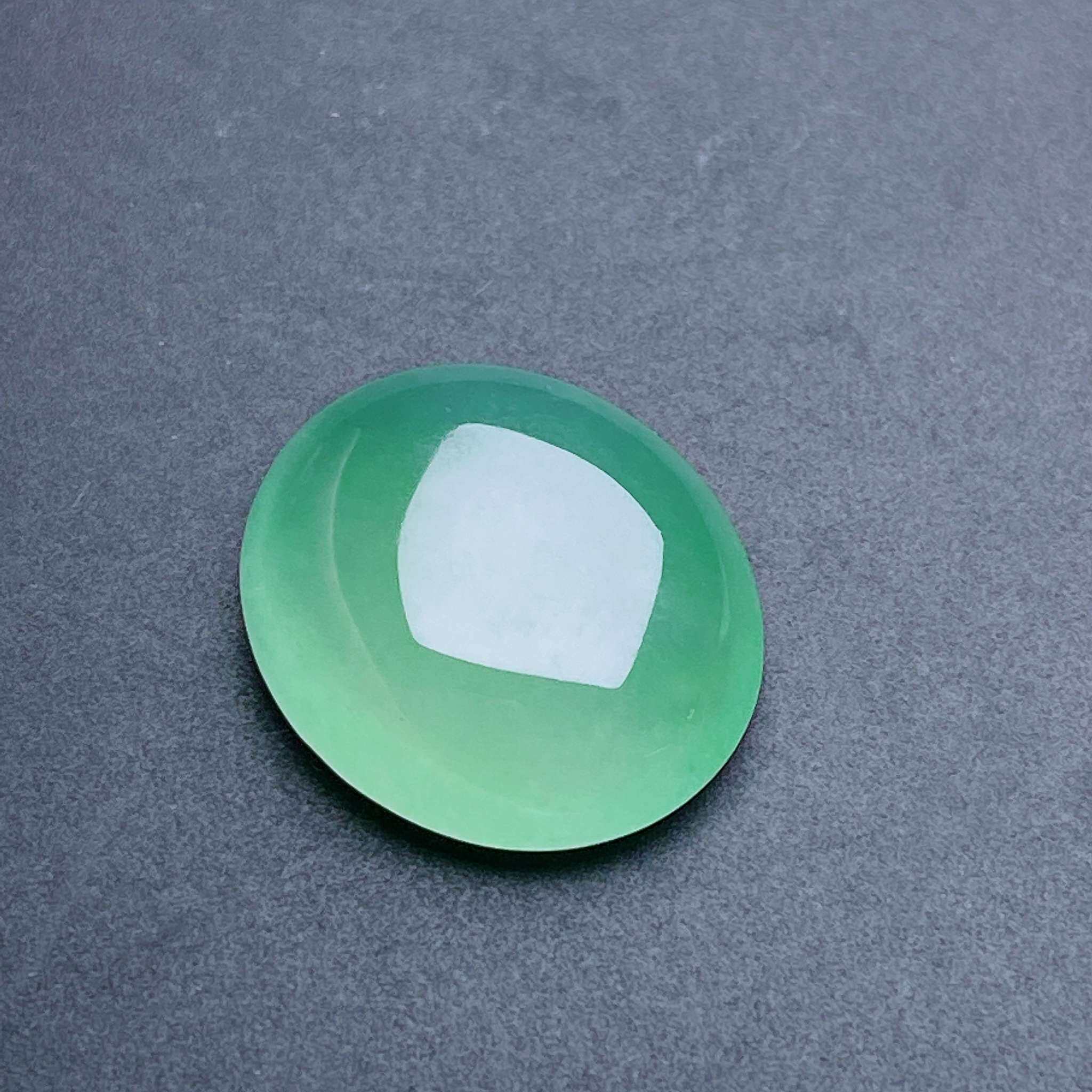 缅甸天然翡翠a货冰晴绿蛋面裸石dmf尺寸:17.5-15.1-6mm