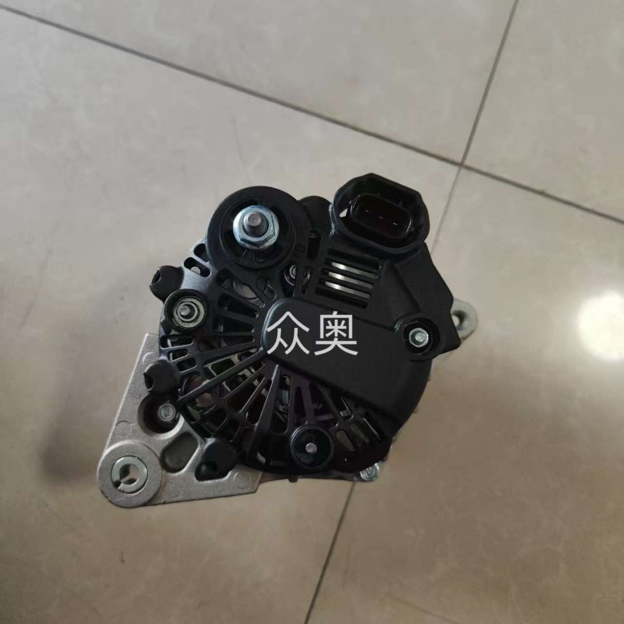 适用现代雅绅特发电机3730023700发电机3730026100发电机12V90A