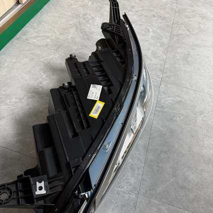比亚迪宋PLUS 左前大灯总成（OE号：SA3F-4121010）
