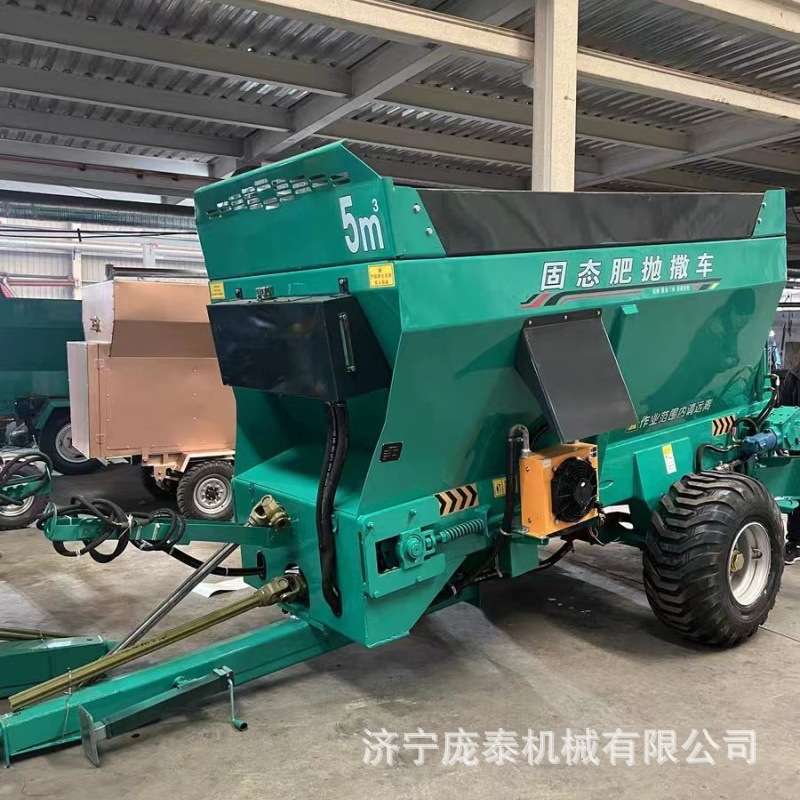 牵引式农家肥撒肥车 双竖蛟龙式粪便撒粪机 四轮车载8立方抛粪车