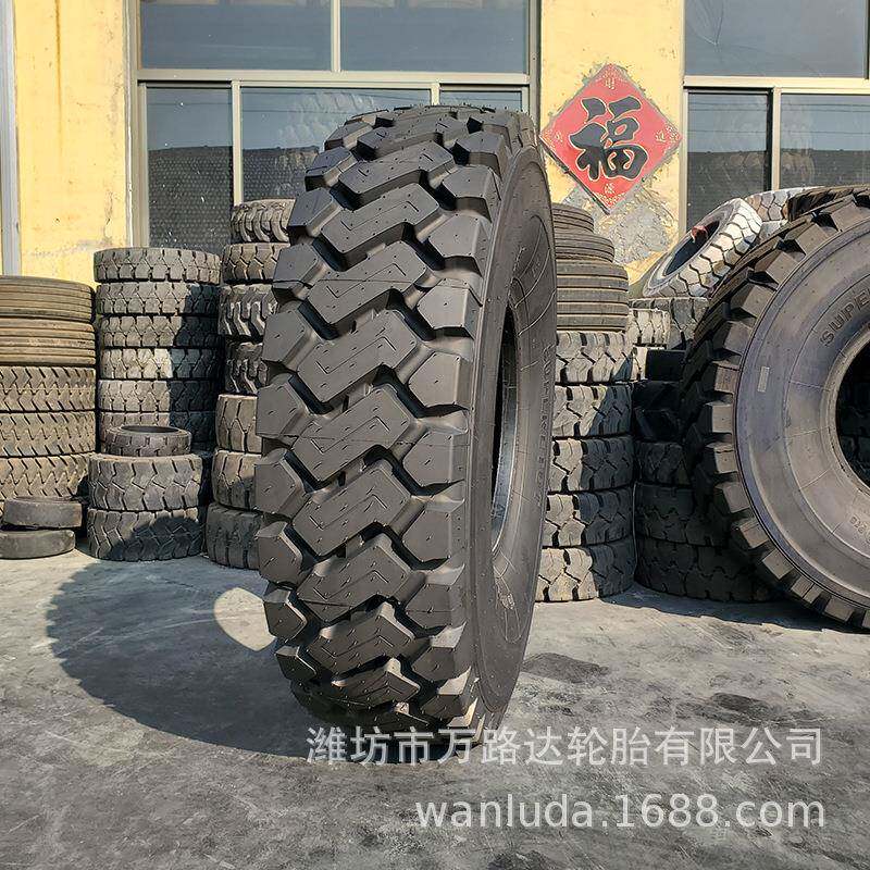 宽体车轮胎 1600R25宽体自卸车矿山矿用全钢丝工程机械耐磨轮胎