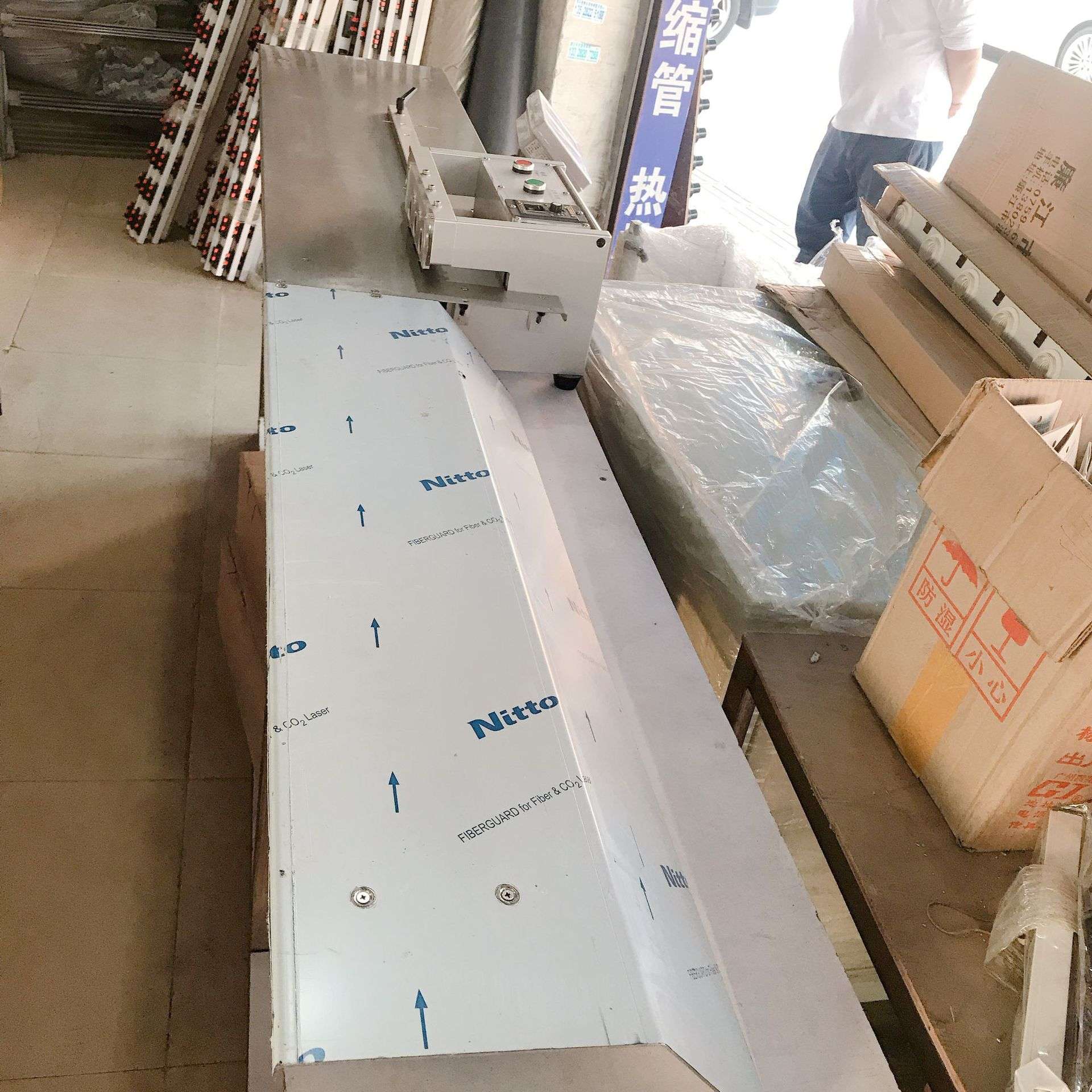 加宽台面玻纤板分板机,灯条分板机,LED板切板机机器电动走板式