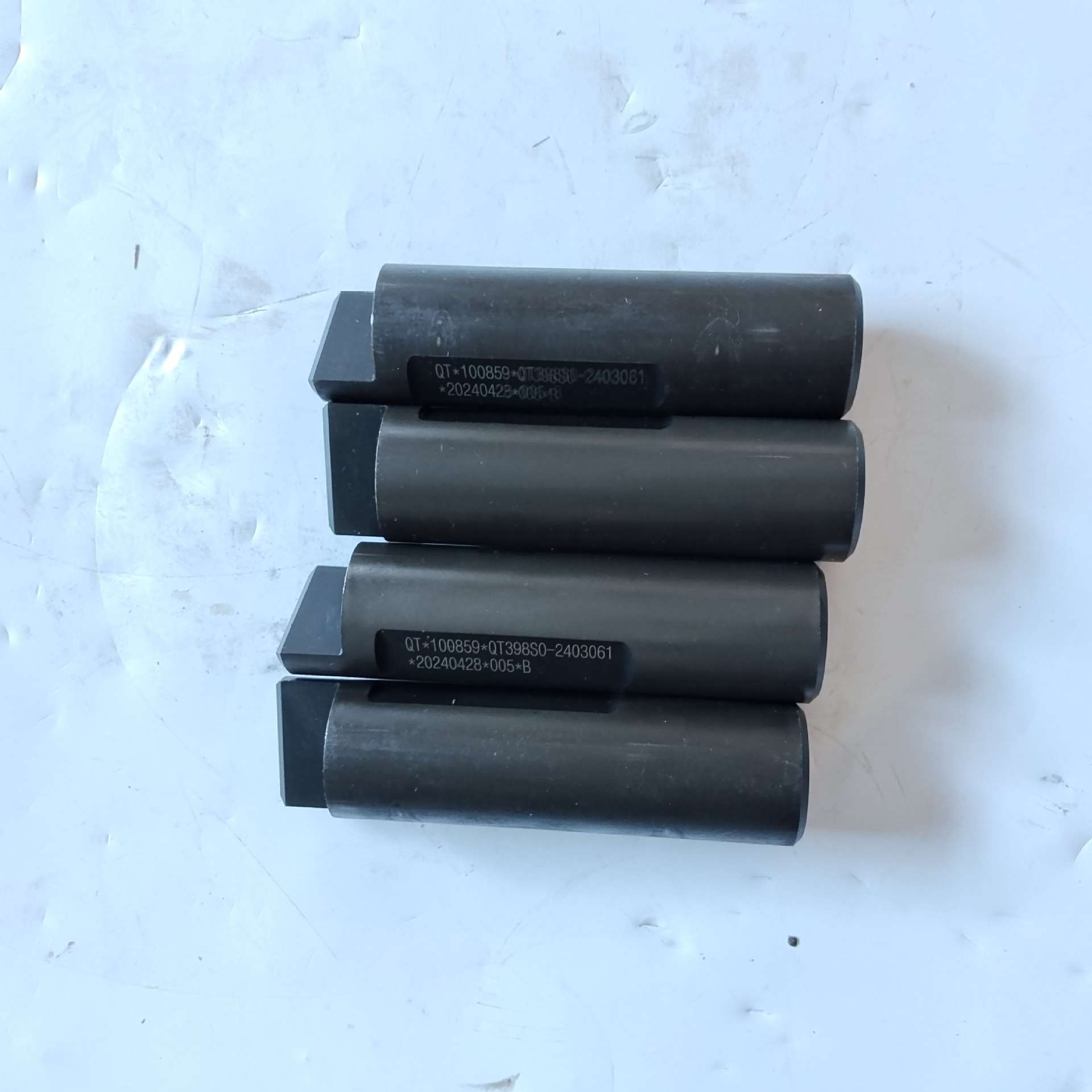主机配套398后桥差速器十字轴(分体)QT398so-2403061