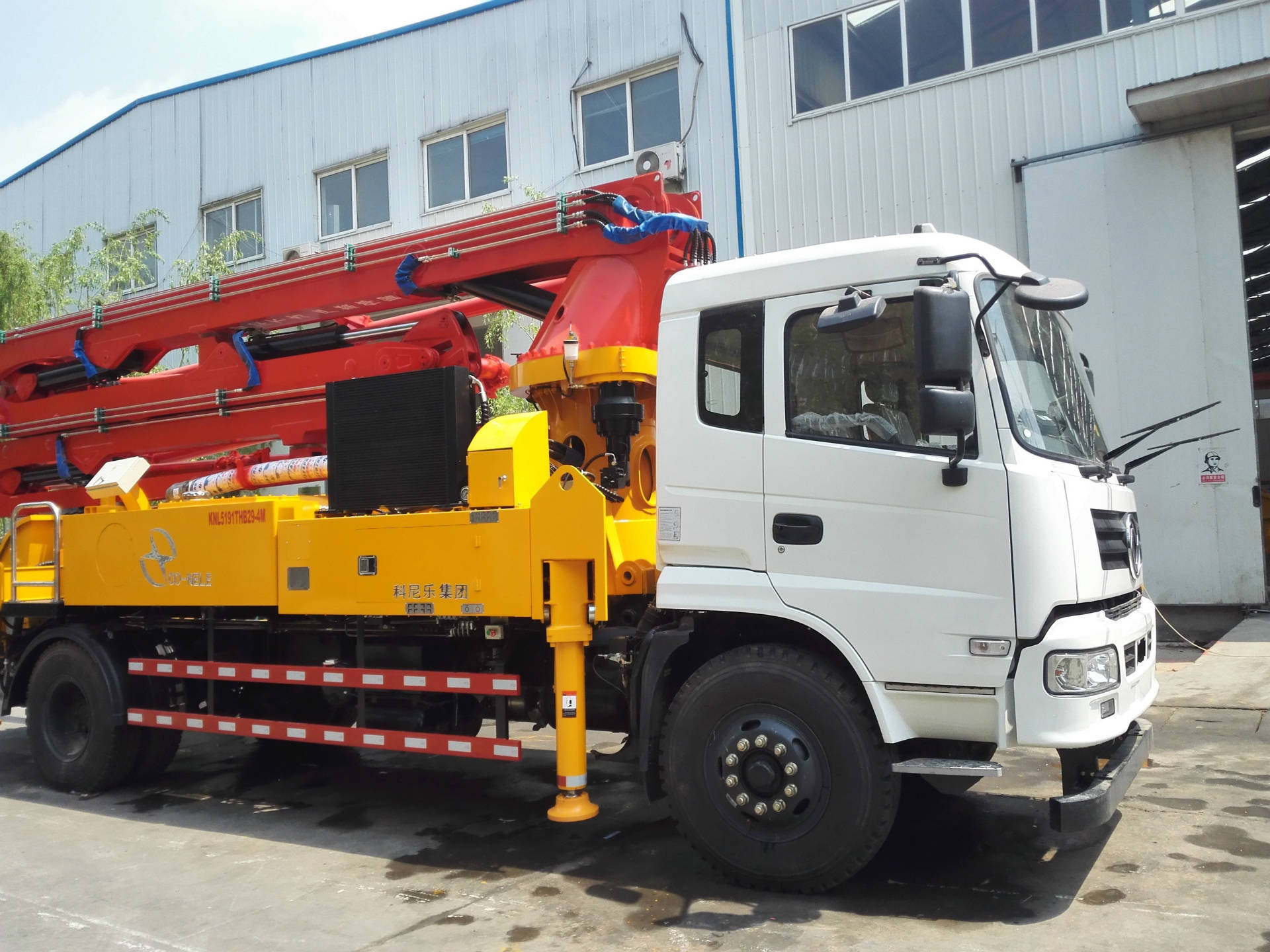青岛科尼乐29米小型水泥泵车