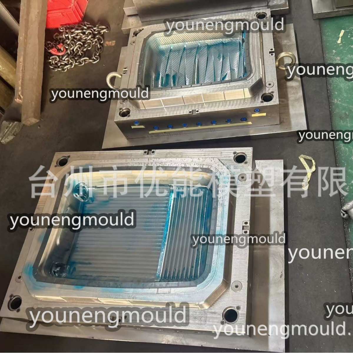 加工塑料行李箱注塑模具工厂台州塑料航空箱模具厂塑料行李箱模具