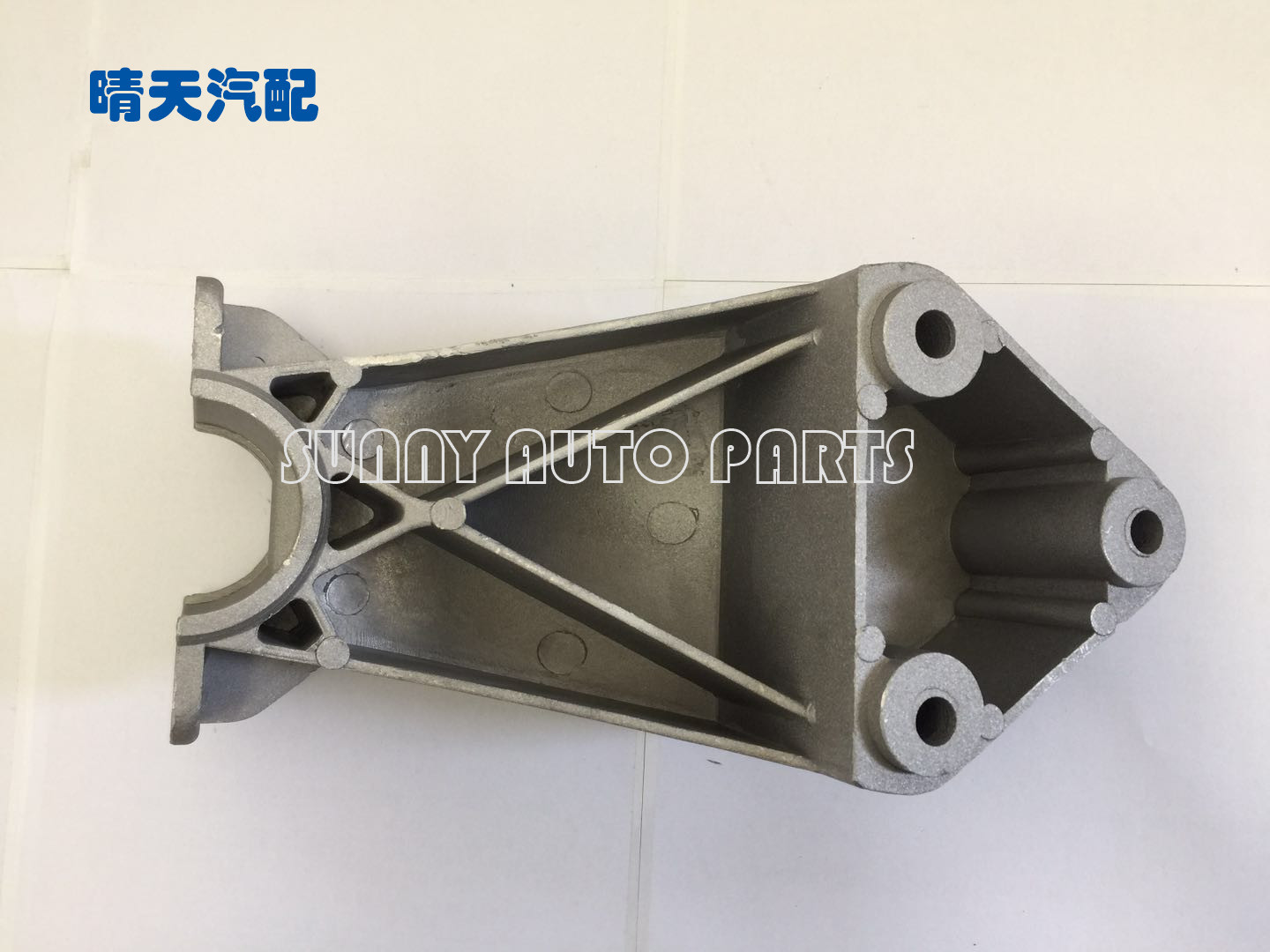 适用于欧系达夫XF95XF105卡车铝支架配件1371244