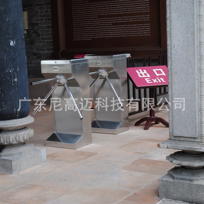 NGM双立柱电动三辊闸,工地v单通道双向三滚闸机,IC卡读写控制系统