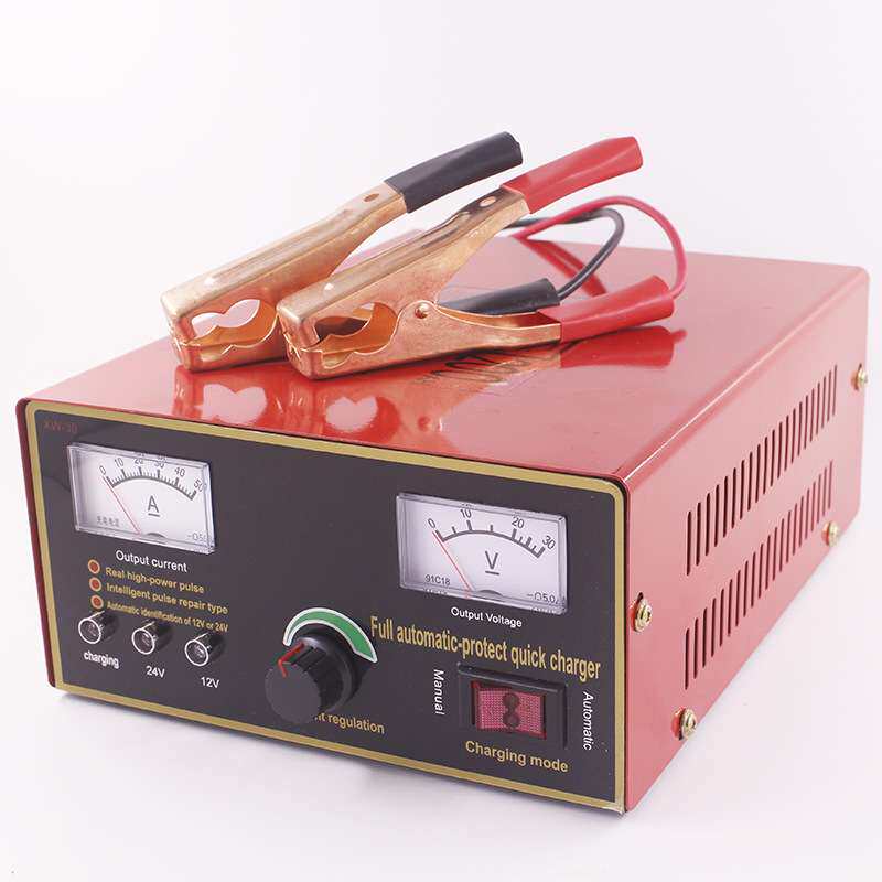 跨境干电池充电器智能蓄电池充电器12v24v汽车货车电瓶充电器英规