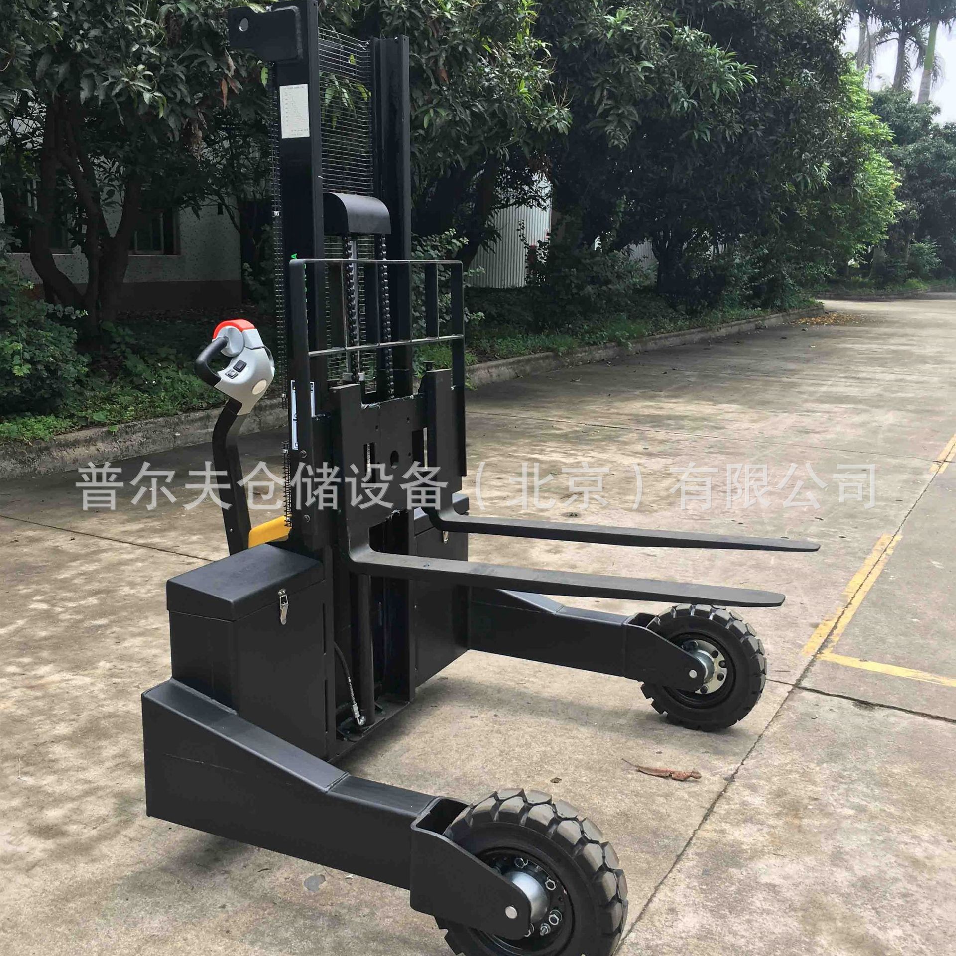 普尔夫全电动越野型堆高车山地形搬运车户外搬砖叉车电瓶堆垛机