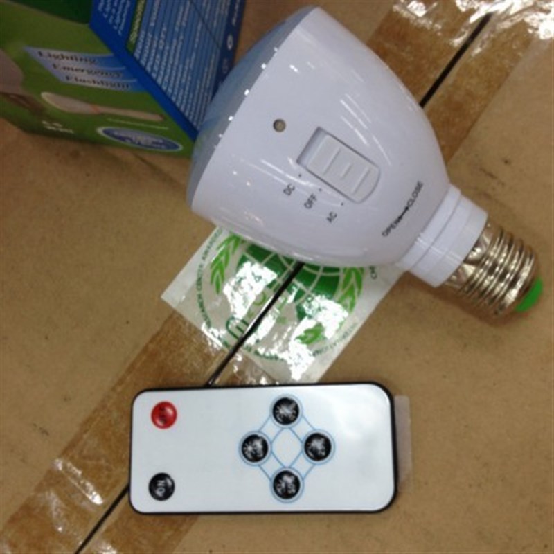 led灯 LED应急球泡灯5w雾面型可充电 LED灯泡可伸缩手电筒带遥控