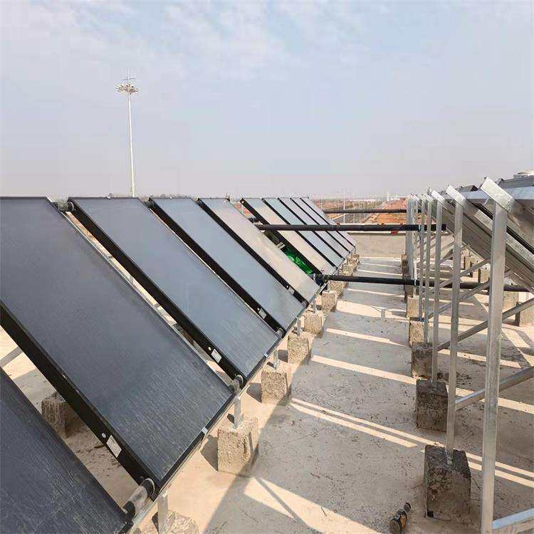 湖北鄂州民用机场平板太阳能集热器 空气能热泵热水系统 欧麦朗