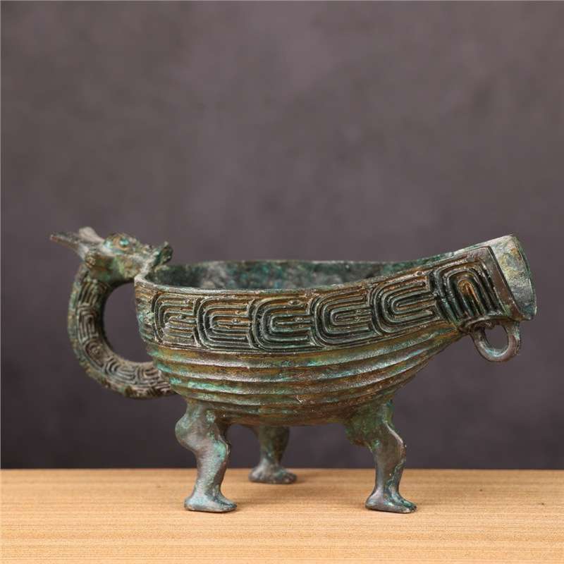 内蒙古博物馆青铜三足龙头匜博物馆古玩收藏古代水器高档家具摆件