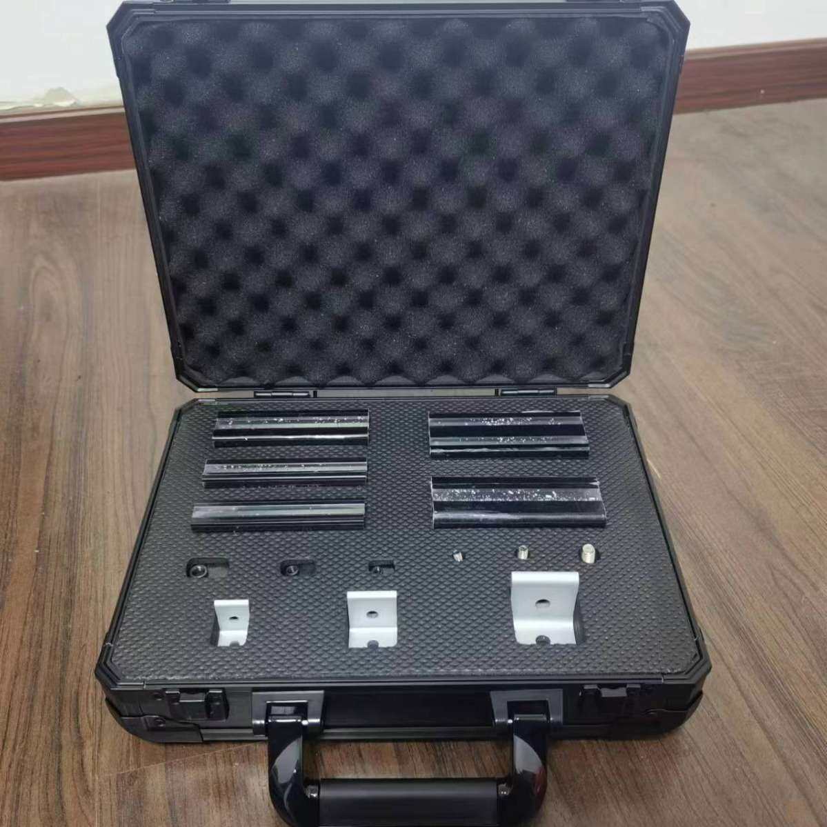 小号中号手提铝合金样品展示箱航空箱设备铝箱五金电工工具箱耐用