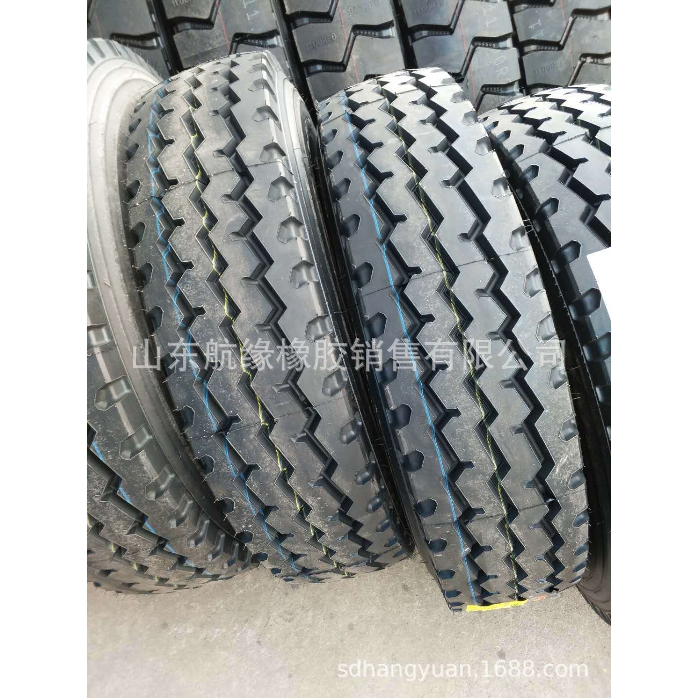 轻卡车钢丝轮胎 825R16LT 货车卡车子午线载重矿山轮胎 厂家现货