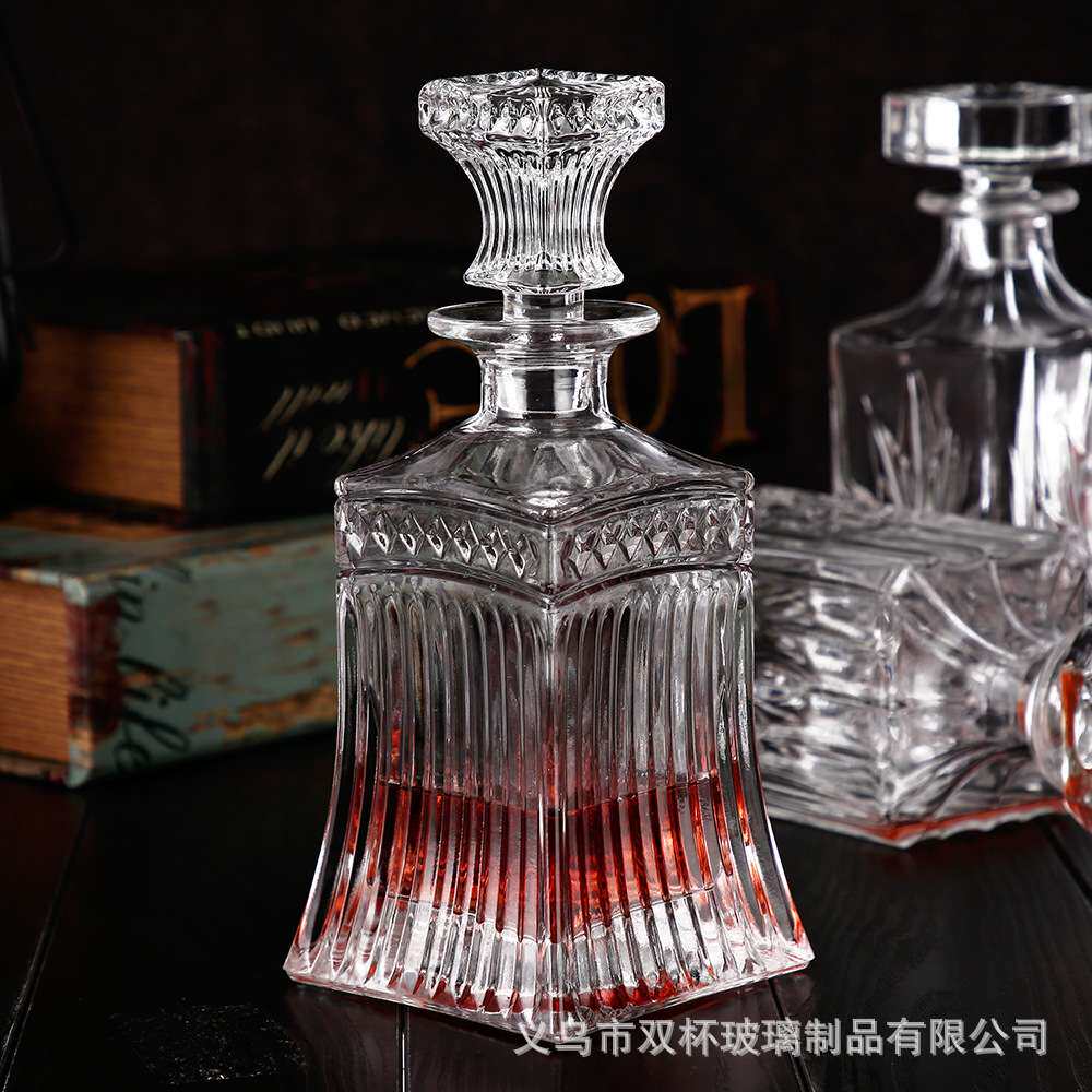 欧式浮雕玻璃水晶威士忌酒瓶创意酒樽星酒瓶倒酒壶空瓶酒具带盖