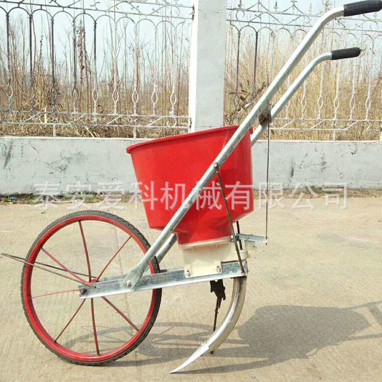 小型手推人工施肥工具 手扶撒肥车 人力施肥器 自动上肥不用手