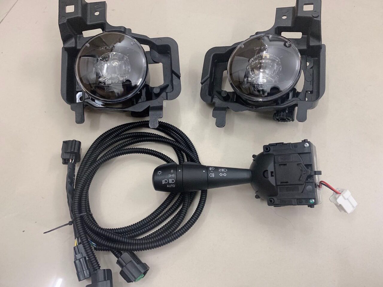 适用smart453两座新款加装前雾灯套装LED前日行灯大灯杆15-19年