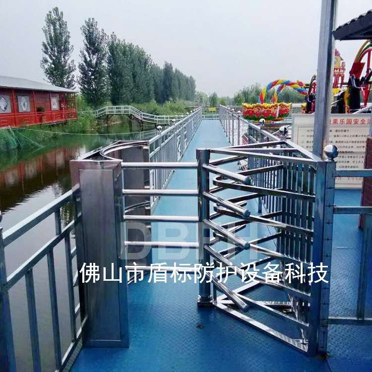 盾标防护三翼转闸 车站景区进入通道疏状手动旋转闸门 防疫单向门