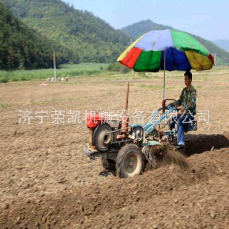 小型手扶迷你拖拉机农场耕耙犁地播种机电启动松土手扶旋耕拖拉机
